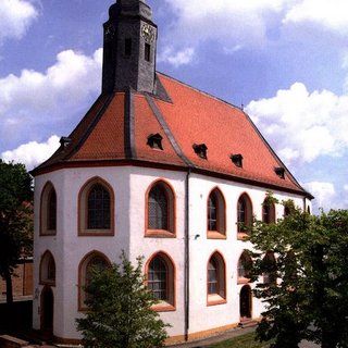 Auf dem Bild ist die evangelische Kirche in Crumstadt zu sehen