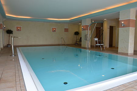 Schwimmbad im VdK Hotel