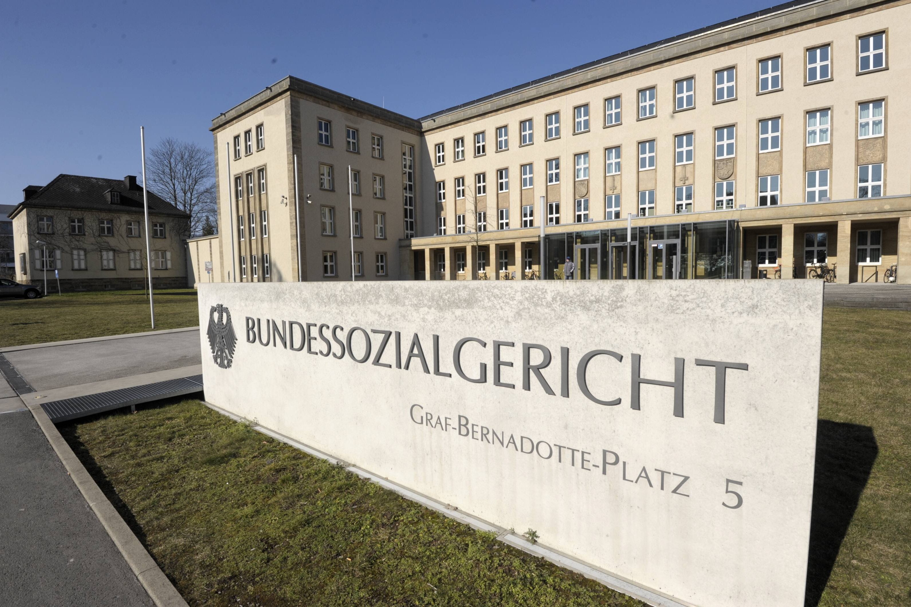 Bundessozialgericht Blick auf das Gebäude des Bundessozialgerichts in Kassel.