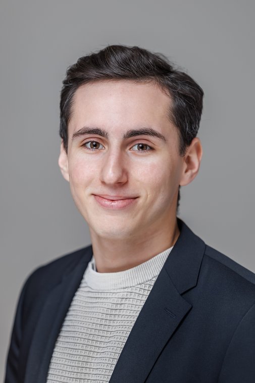 Das Portraitfoto zeigt Ilias Essaida.