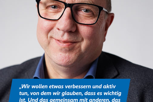 Das Plakatmotiv zeigt am oberen Rand das Logo der Aktion "Alles geht zusammen" und das VdK-Logo, darunter ein großes Portraitfoto von Volker Onderka und das Zitat „Wir wollen etwas verbessern, weil wir glauben, dass es wichtig ist. Und das gemeinsam mit anderen. Das macht ehrlich gesagt Spaß.“