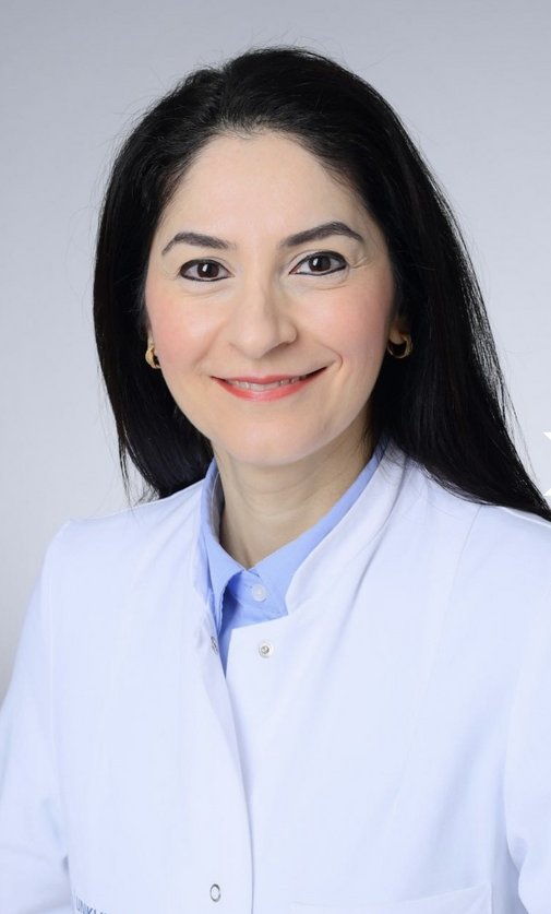 Das Portraitfoto zeigt Dr. Forugh Salimi Dafsari