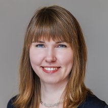 Das Portraitfoto zeigt Annemarie Schoß.