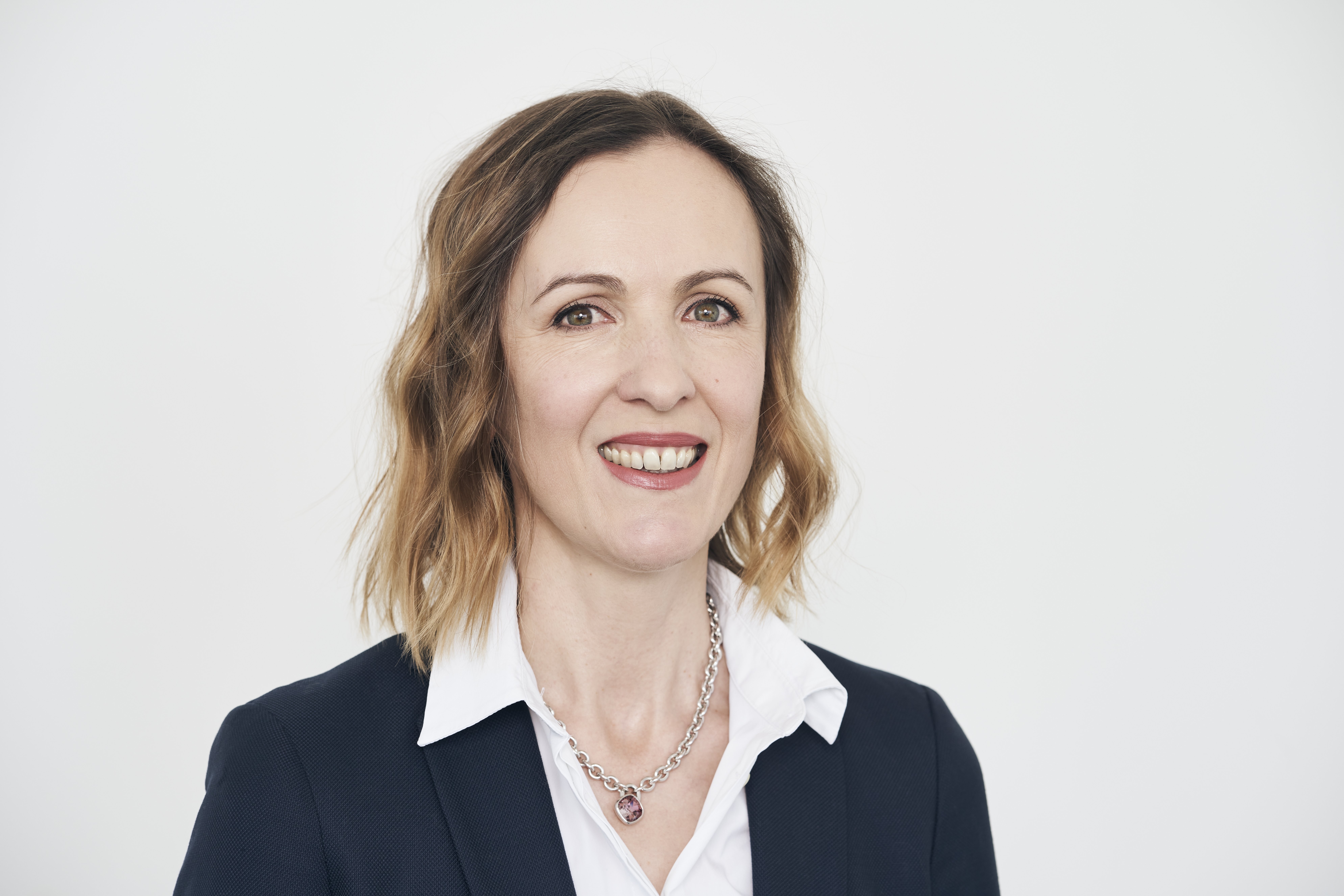 Sabina Schutter Das Portraitfoto zeigt Sabina Schutter, Vorstandsvorsitzende von SOS Kinderdorf e. V.