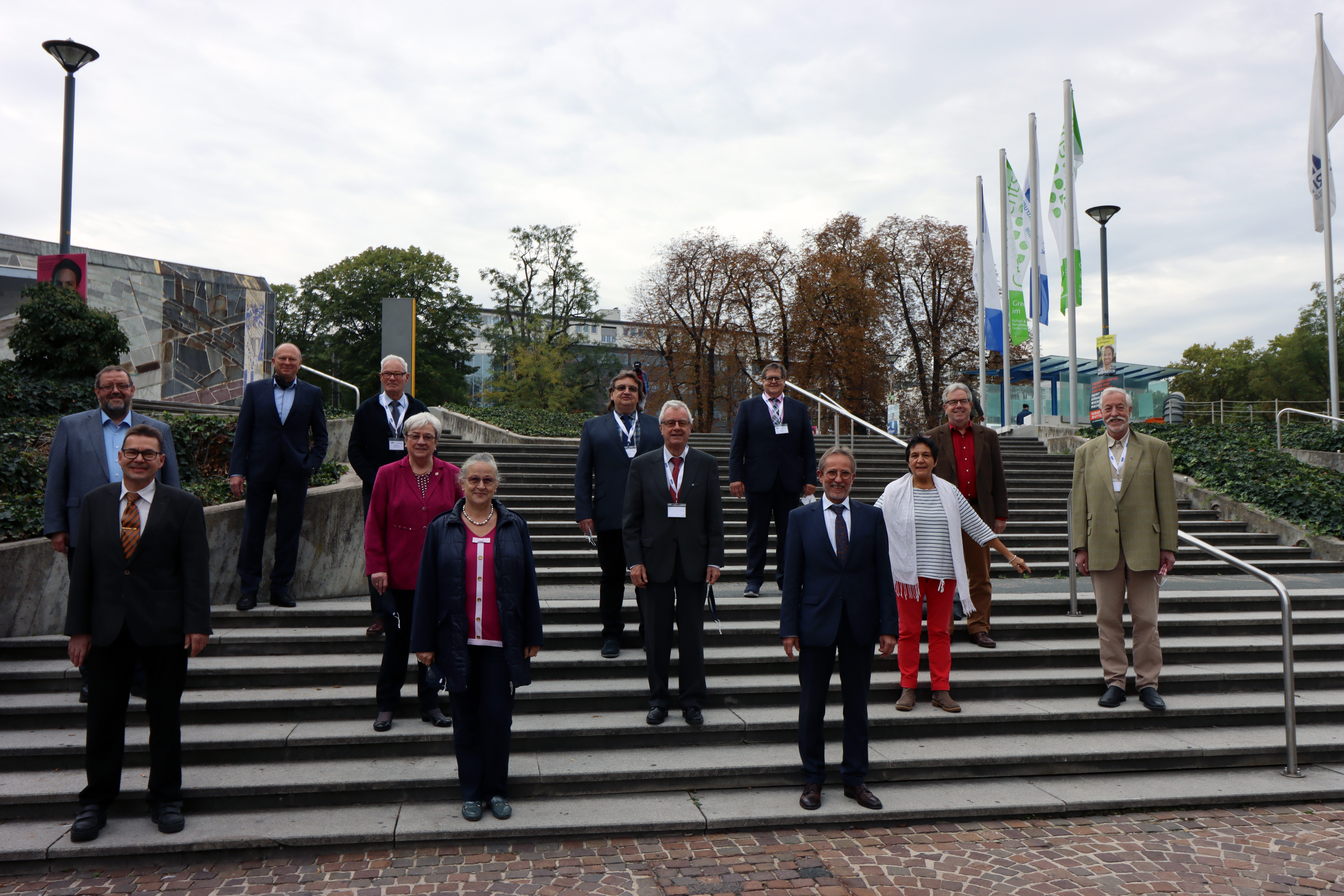 Der Vorstand des Bezirksverbands Nordbaden auf einer Treppe