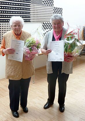 li. Hildegard Schulz 10 Jahre und Maria Friedel 25 Jahre
