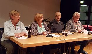 Von links: Renate Haman, Marga Kruppa, Horst Vöge u. Kurt Kruppa sitzend am Vorstandstisch