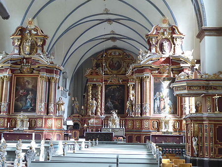 Hauptschiff mit Altar