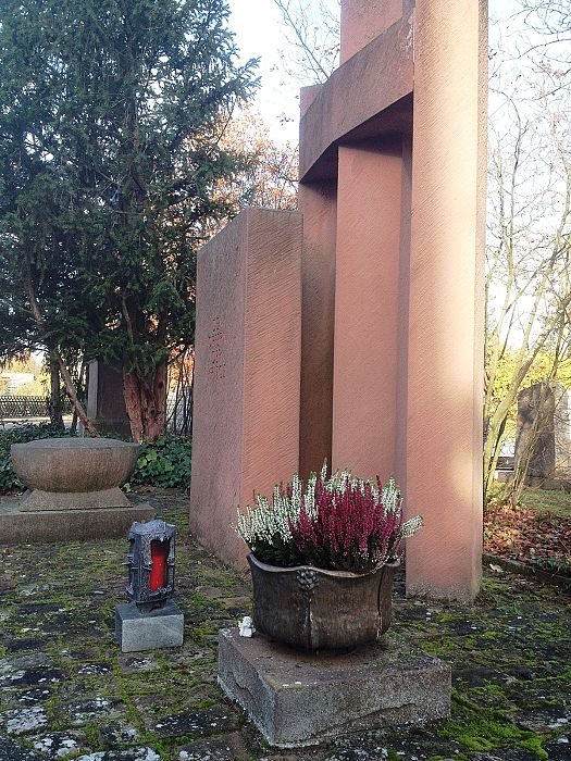 Ehrenmahl Friedhof Neudorf