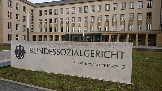 Symbolfoto: Außenansicht des Bundessozialgerichts in Kassel