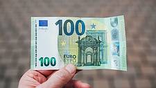 Das Bild zeigt einen Hundert-Euro-Schein