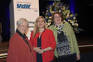 Münchens Dritte Bürgermeisterin Christine Strobl, bayerische Staatsministerin Melanie Huml und VdK-Landesvorsitzende Ulrike Mascher.