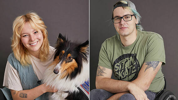 Links im Bild: Sophie mit Hund. Rechts im Bid: David mit Rollstuhl.