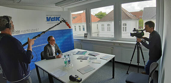 Geschäftsführer Holger Grond im Interview mit Radio Bremen.