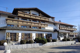 Familien Hotel Löwen Terassenansicht