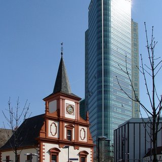 Französisch reformierte Kirche und City Tower
